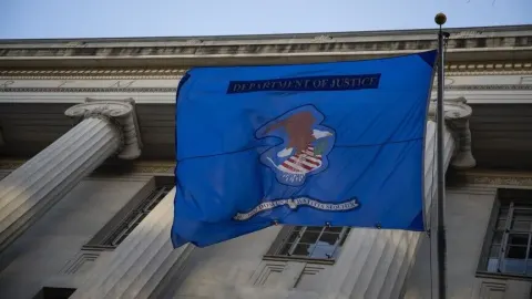 ABD Adalet Bakanlığı, Trump'ı takip etmeyi durduran yayın kuruluşlarını soruşturuyor