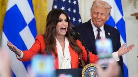 ABD'yi karıştıran büyükelçi krizi. Trump istifasını istedi