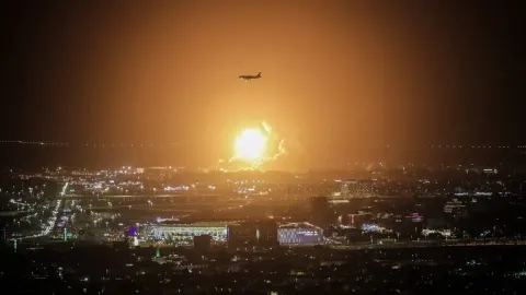 Aden Havalimanı füzelerin hedefi oldu!