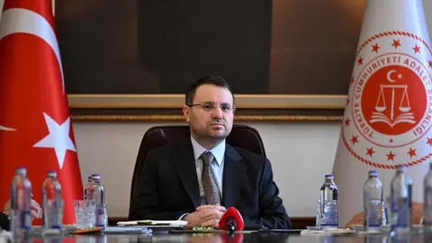 Akın Gürlek duyurdu: İki faili meçhul cinayet daha aydınlatıldı