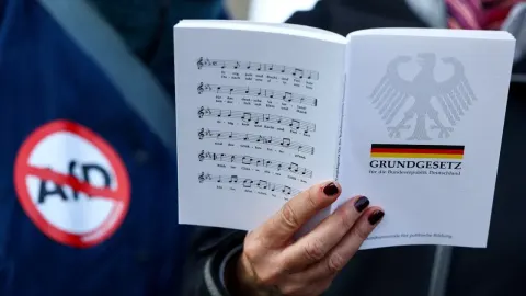 Almanya'da aşırı sağa uygulanan siyasi tecrit kalkıyor. AfD'den ilk meclis başkanı