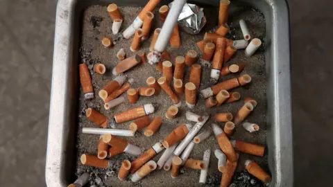 Almanya'da sigara ve alkole zam. Berlin milyarlar toplayacak