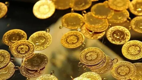 Altın piyasasında beklenen kırılma: Uzmanlar neye işaret ediyor?