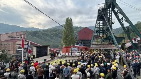 Amasra'daki patlamada hayatını kaybeden 43 madenci anıldı