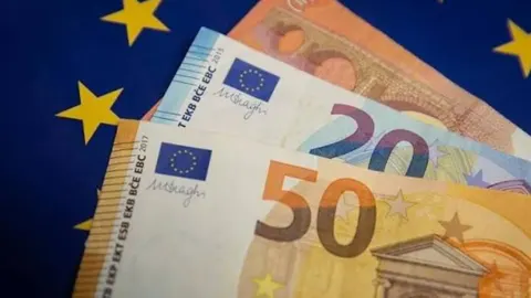 Avrupa'nın 3 büyük ekonomisi avroyu baskılıyor