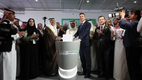 Bakan Bayraktar, Riyad'da mevkidaşlarıyla enerji iş birliğini görüştü