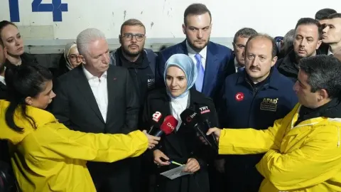 Bakan Göktaş, selden etkilenen Sarıyer Ayazağa'yı ziyaret etti