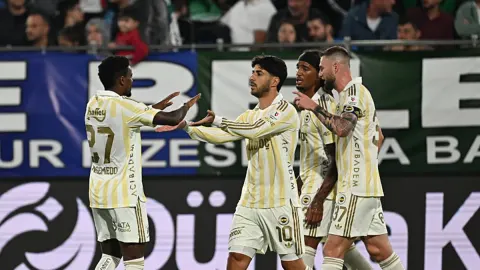 Çaykur Rizespor-Fenerbahçe maçını CANLI takip etmek için TIKLAYIN!