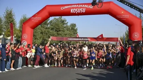 Cumhurbaşkanlığı Yarı Maratonu, Ankara'da başladı