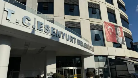 Esenyurt Belediyesi Başkanlığı'na kayyum olarak atanan Can Aksoy görevden alındı