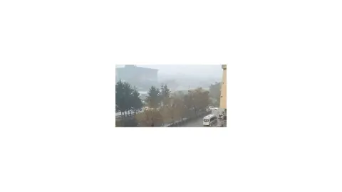 Esenyurt'ta can pazarı! Sel sularına kapılan kadını son anda kurtardılar