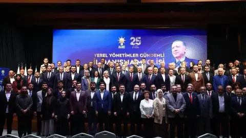 Farklı siyasi partilerden 136 kişi AK Parti'ye katıldı