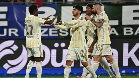 Fenerbahçe son dakikalarda açıldı! Deplasmanda fark attı