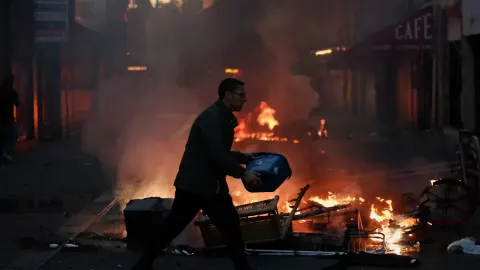 Fransa'da kısmi sokağa çıkma yasağı yolda