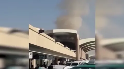 Husiler Riyad Havalimanını vurdu