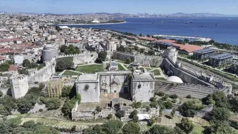 İmparatorların zafer törenlerinden Yedikule'ye uzanan 1600 yıllık Altın Kapı