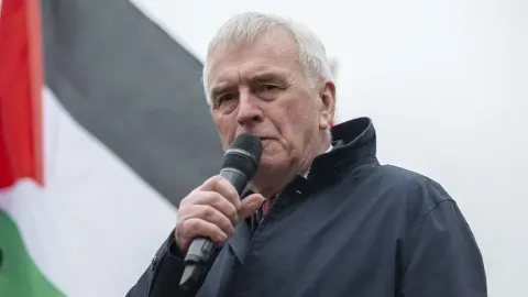 İngiltere'de iktidar milletvekili John McDonnell'a göre, hükümetin İsrail karşıtı adımları yetersiz