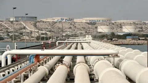 İranlı yetkiliden "savaşa ve yaptırımlara rağmen 5,14 milyon ton petrol ürünü ihraç edildi" açıklaması