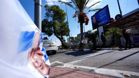 İsrail'deki ankete göre, Eisenkot başbakanlık yarışında Netanyahu ile arasındaki farkı açıyor