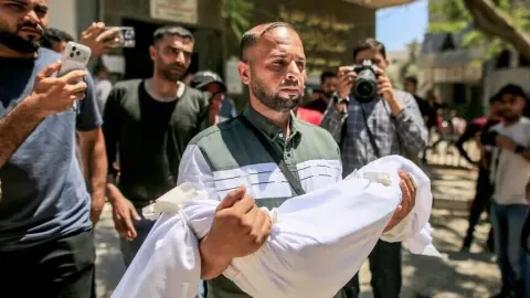 İsrail'in ateşkese rağmen saldırılarını sürdürdüğü Gazze'de 6 yaşındaki kız çocuğu yaşamını yitirdi