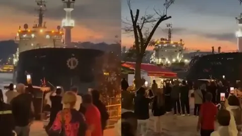 İstanbul Boğazı'nda gemi arızası. Kıyıya metreler kala durabildi