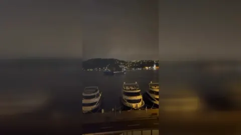 İstanbul Boğazı'nda sürüklenen konteyner gemisi kurtarıldı