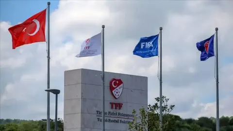 İstanbul'da olumsuz hava koşulları nedeniyle Süper Lig ve TFF 1. Lig'de maçlar ertelenecek mi?