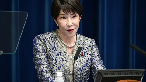 Japonya'nın kadın başbakanı ev işlerinden dert yandı