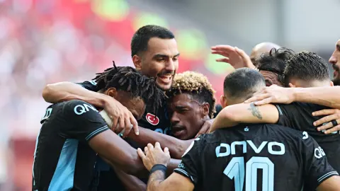 Karadeniz derbisinde gülen taraf Trabzonspor!