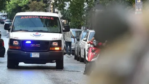 Lübnan'da İsrail saldırılarından kalan şüpheli cismin patlaması sonucu bir güvenlik görevlisi öldü