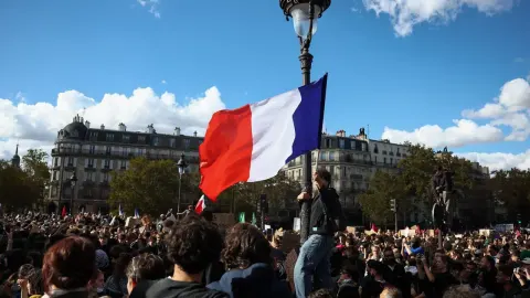 Macron'un teklifi yetmedi. Fransa'da liselilerden yeni eylem çağrısı
