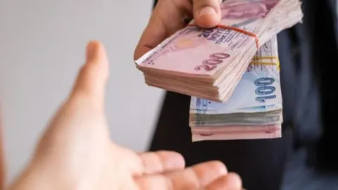 Memurların yeni mesai ücretleri belli oldu! İşte 2027'de ödenecek rakamlar