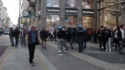 Milano'da devam eden şiddet olaylarında 160 kişi gözaltına alındı