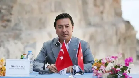 Muğla Büyükşehir Belediye Başkanı Ahmet Aras, CHP'den istifa etti