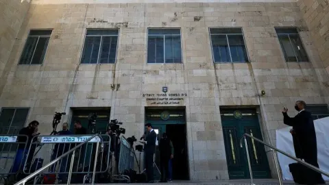 Netanyahu'nun yolsuzluk iddianamesini hazırlayan eski Başsavcı Mandelblit tanık olarak ifade verdi