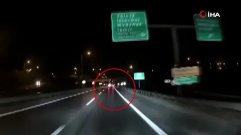 Otobüs şoförleri kazaya davetiye çıkardı. Yine geri manevra ve seyir halinde sürücü değişimi