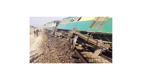 Pakistan'da tren kazası: 5 kişi hayatını kaybetti
