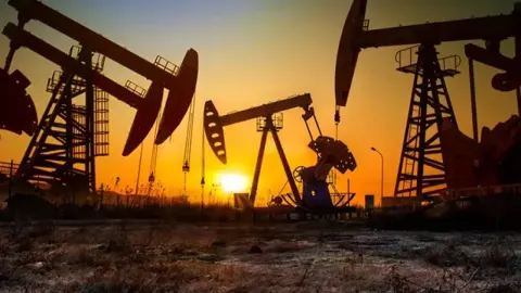 Petrol fiyatları 100 doların üzerinde!