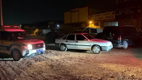 Polisten kaçan alkollü sürücü, basın mensubuna saldırdı