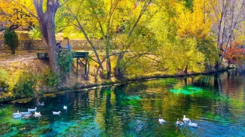 Sivas'ın "doğal akvaryumu"nda sonbahar renkleri hakim oldu