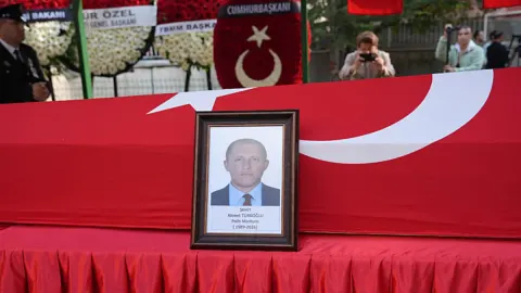 SON DAKİKA I Şehit Polis Ahmet Türkoğlu soruşturmasında yeni gelişme: 5 kişi tutuklandı!
