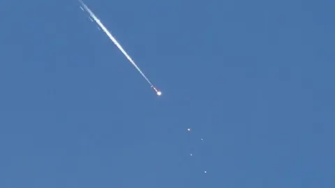 Suudi Arabistan'ın başkenti Riyad'da uyarı sonrası art arda patlamalar