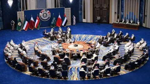 Suudi Arabistan'ın başkenti Riyad'da yapılması planlanan AB-Körfez İşbirliği Konseyi Zirvesi ertelendi