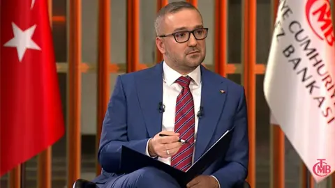 TCMB Başkanı Karahan: "Dezenflasyon yeniden ivme kazanacak"