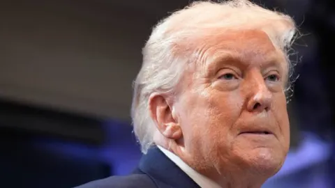 Trump: Hürmüz'den son dönemde inanılmaz miktarda petrol taşındı