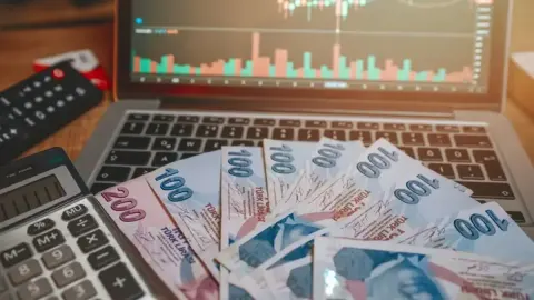 Türkiye'nin cari hesabı ağustosta 4 milyar doların üzerinde fazla verdi