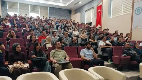 Yapay zeka ajanlarının siber güvenlikte kullanımı eğitimi