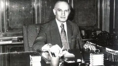 Ziya Müezzinoğlu'nun ailesi kim, babası ne iş yapıyordu, kaç çocuğu vardı, eşi kim, nereliydi?
